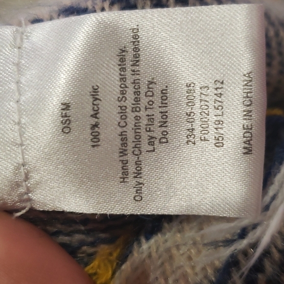 ACCESSORY Depot Plaid Blanket Scarf - Picture 4 of 5